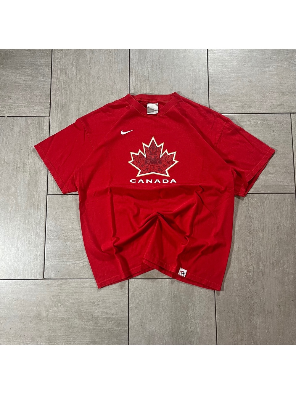 Vintage Nike Canada Hockey center logo T-Shirt Red Size XL